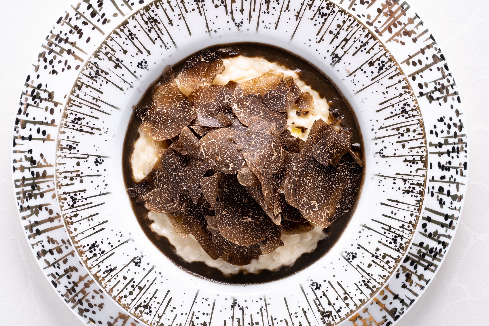 Chef Marino D’Antonio crafts a selection of delicate dishes that highlight the unique aroma and incredible taste of Australian Black Truffle.